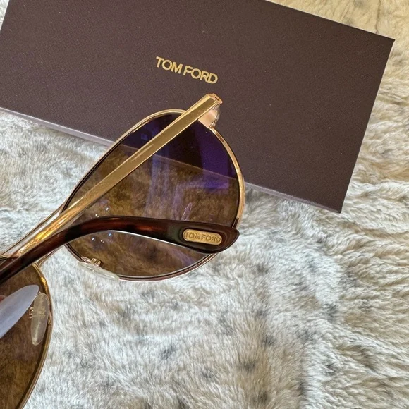 Tom Ford Clark Shiny Rose Gold Perfect condition Unisex Sunglasses w/ Box Shown - Picture 2 of 4